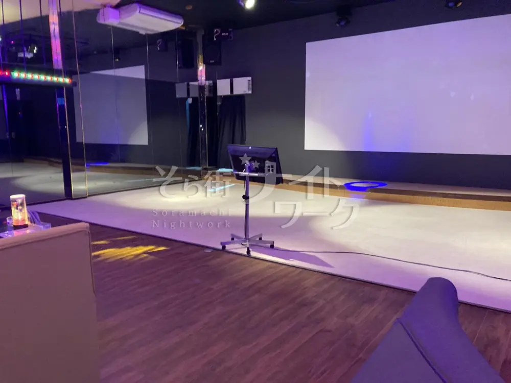 プロのショーをお客様と一緒に楽しもう!30代メインで活躍中☆