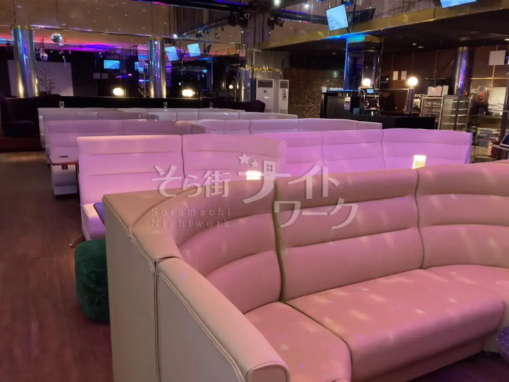 プロのショーをお客様と一緒に楽しもう!30代メインで活躍中☆