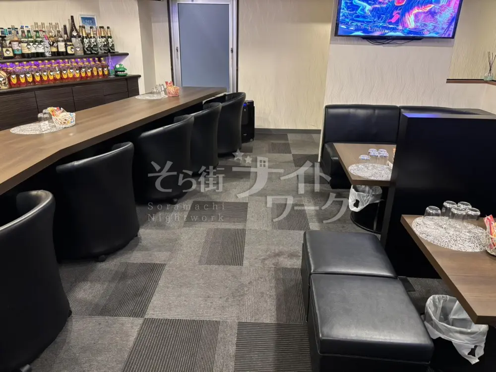 自然と仲良くなれる空気感★気づけば笑ってる自分がいるスナック♪