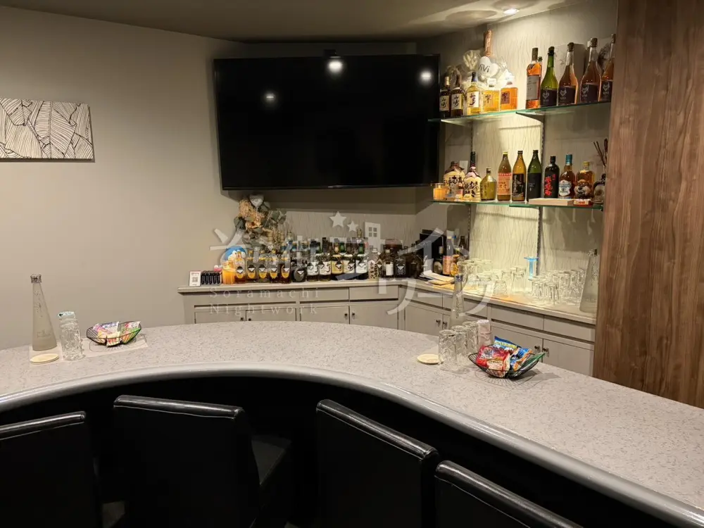 【一見お断り】パンツもOKのカウンター接客★30代・40代が輝く！