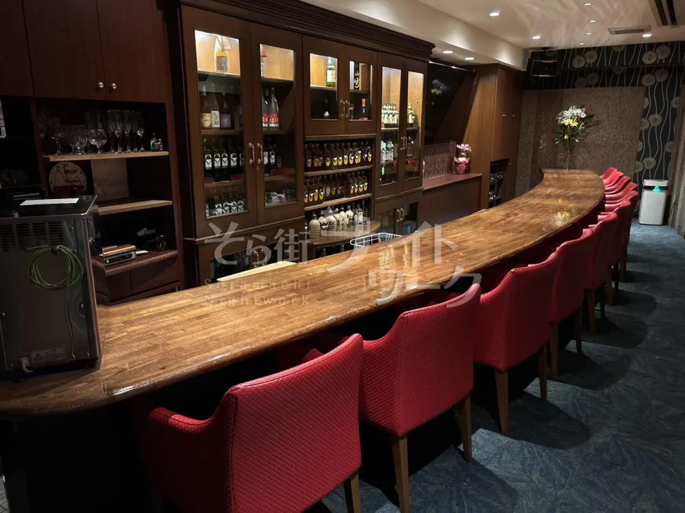 パンツスタイルもOK♪『喫茶店』みたいに働ける愛されスナック♪