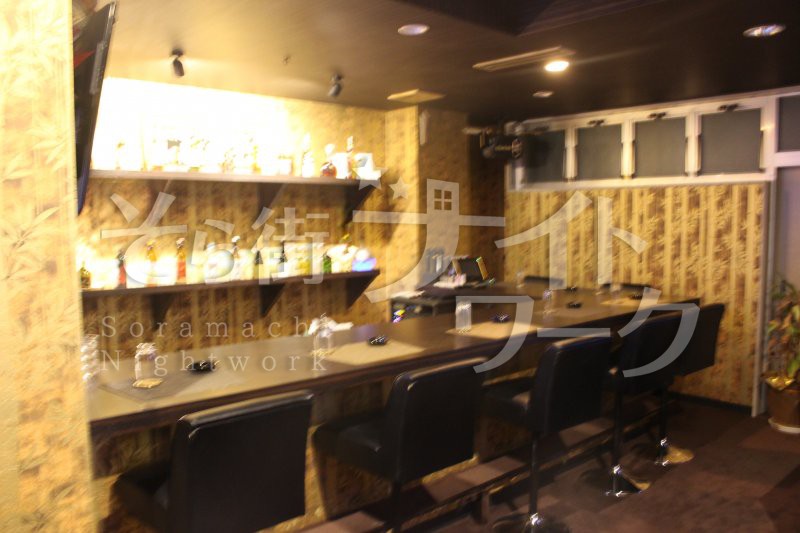 お客様と女の子がとてもフレンドリーなスナックです♪