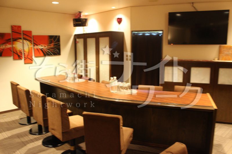 綺麗で落ち着いた店内☆紳士的なお客様ばかりの良店です♪